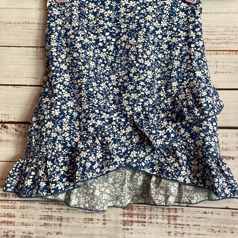 SHEIN Asymmetrical Blue and White Floral Skirt